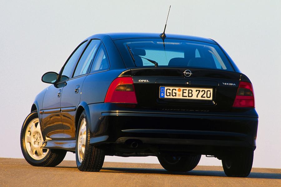  Opel Vectra Hatchback (B) 1999 года  (фото 7 из 9)